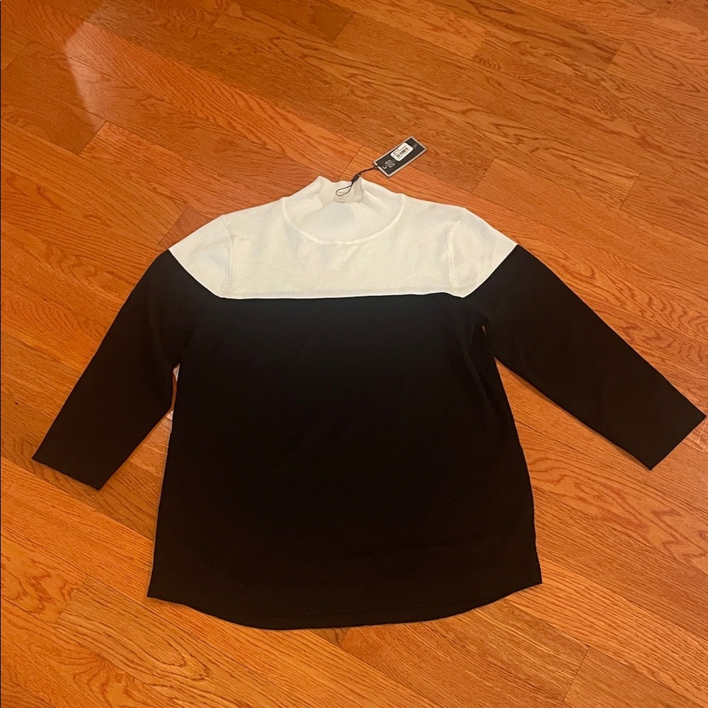 Cable‎ & Gauge Two-Tone Black and White Turtleneck Sweater